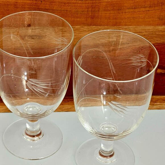 2 Sasaki Wheat Water Ice Tea Glasses etched crystal 5.25" smooth stem 1950s vtg - Picture 4 of 7